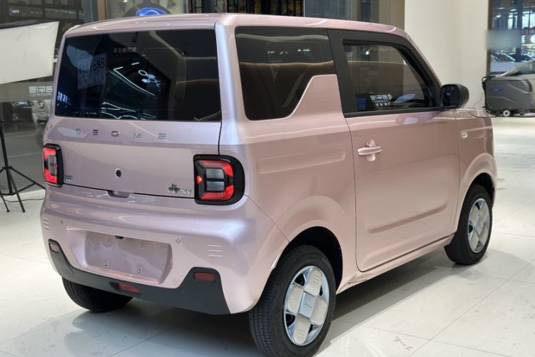 Used Geely Galaxy Panda 2024 Panda Mini 200km Endurance Bear Exterior 4