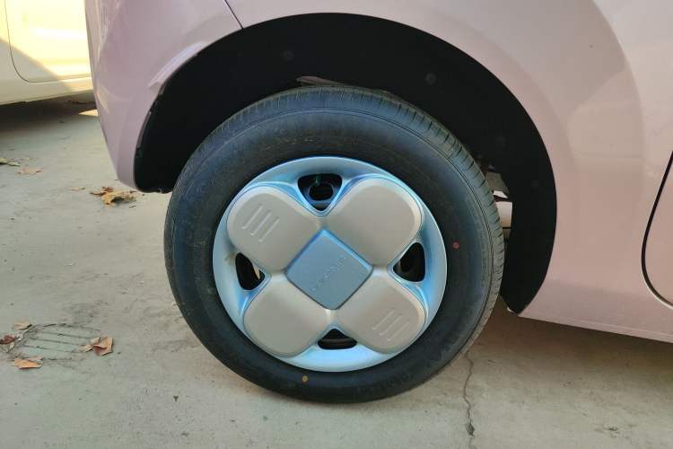 Used Geely Galaxy Panda 2024 Panda Mini 200km Endurance Bear Exterior 4