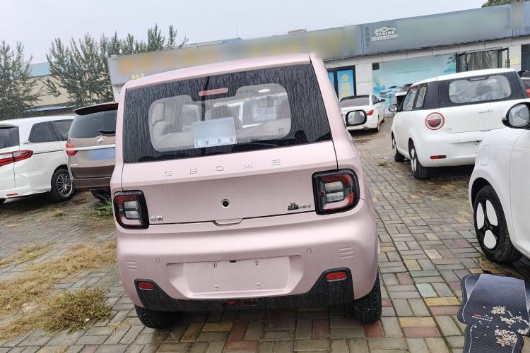 Used Geely Galaxy Panda 2024 Panda Mini 200km Endurance Bear Exterior 4