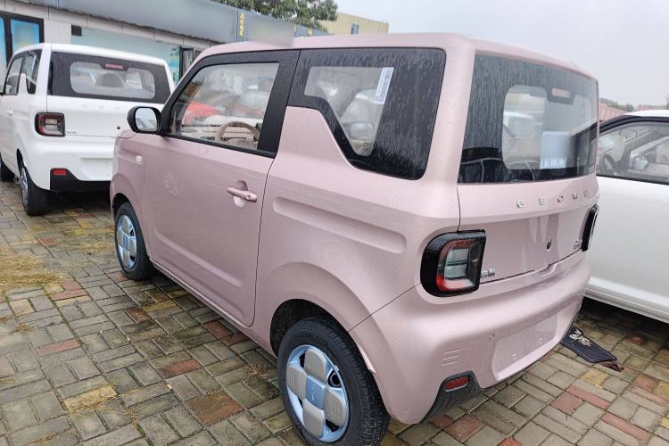 Used Geely Galaxy Panda 2024 Panda Mini 200km Endurance Bear Exterior 5