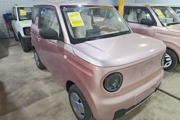 Used Geely Galaxy Panda 2024 Panda Mini 200km Endurance Bear Front Right 45 Deg