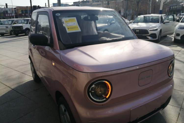 Used Geely Galaxy Panda 2024 Panda Mini 200km Endurance Bear Front Right 45 Deg