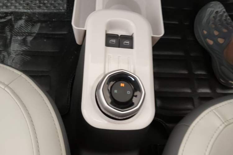 Used Geely Galaxy Panda 2024 200km Panda Rider Gear Lever