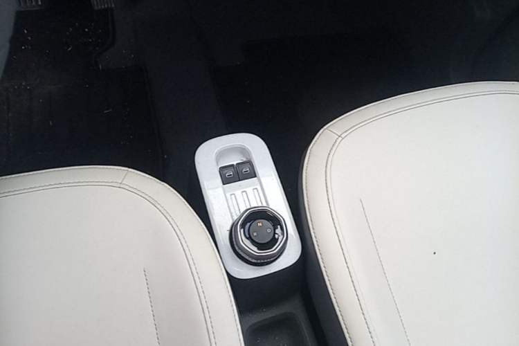 Used Geely Galaxy Panda 2024 200km Panda Rider Gear Lever