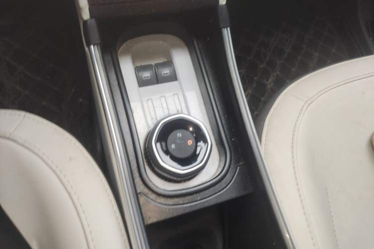 Used Geely Galaxy Panda 2024 200km Panda Rider Gear Lever