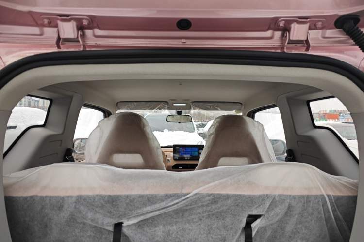 Used Geely Galaxy Panda 2024 Panda Mini 200km Endurance Bear Headliner