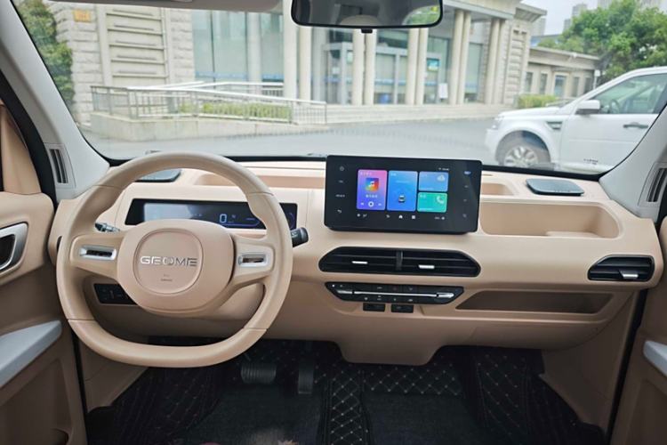 Used Geely Galaxy Panda 2024 200km Panda Kart Interior 1