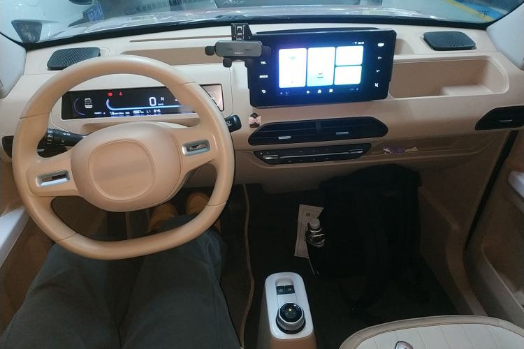 Used Geely Galaxy Panda 2024 Panda Mini 200km Endurance Bear Interior 2