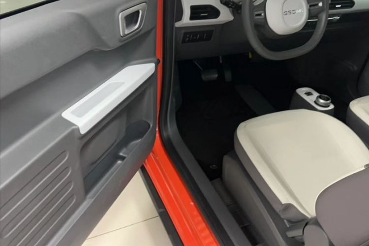 Used Geely Galaxy Panda 2024 200km Panda Rider Interior 2