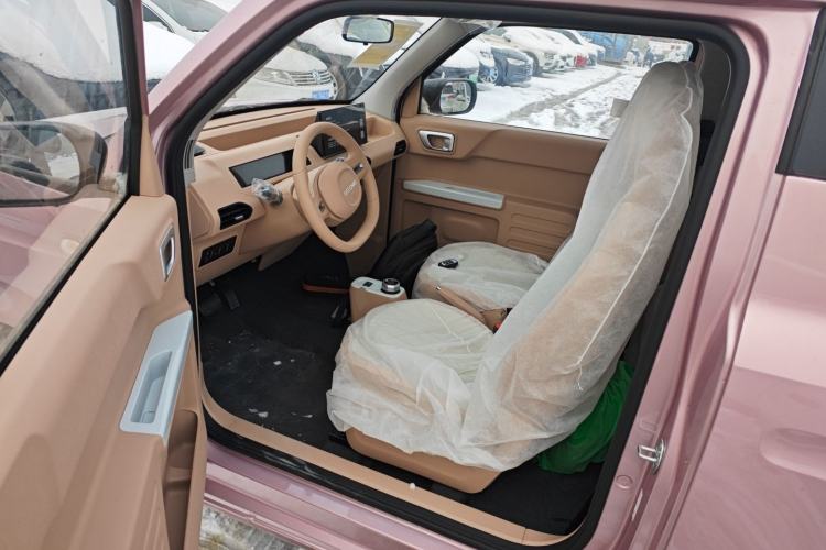 Used Geely Galaxy Panda 2024 Panda Mini 200km Endurance Bear Interior 3