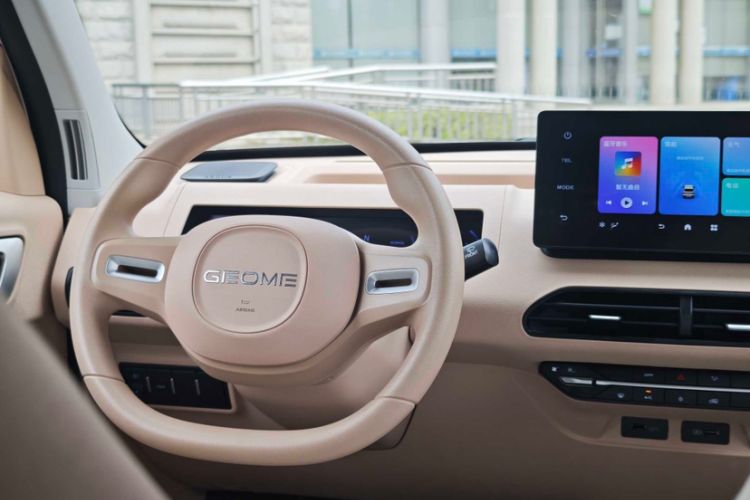 Used Geely Galaxy Panda 2024 200km Panda Kart Interior 3