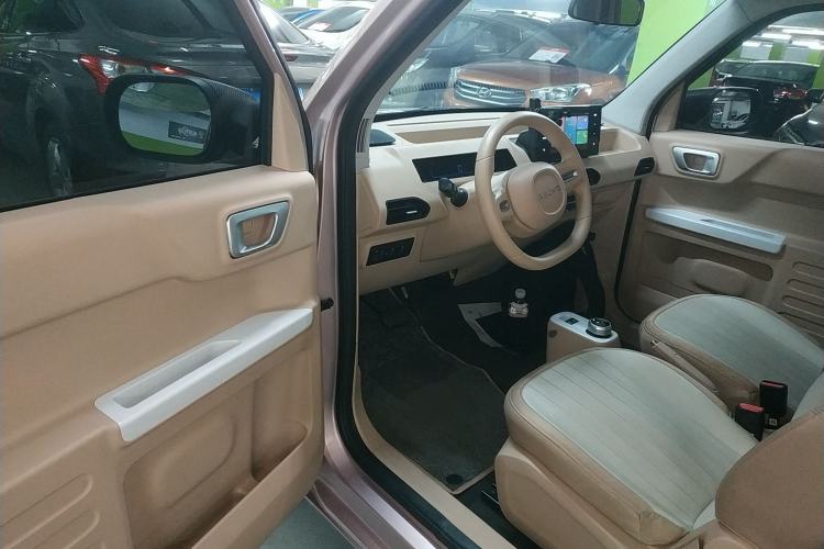Used Geely Galaxy Panda 2024 Panda Mini 200km Endurance Bear Interior 3