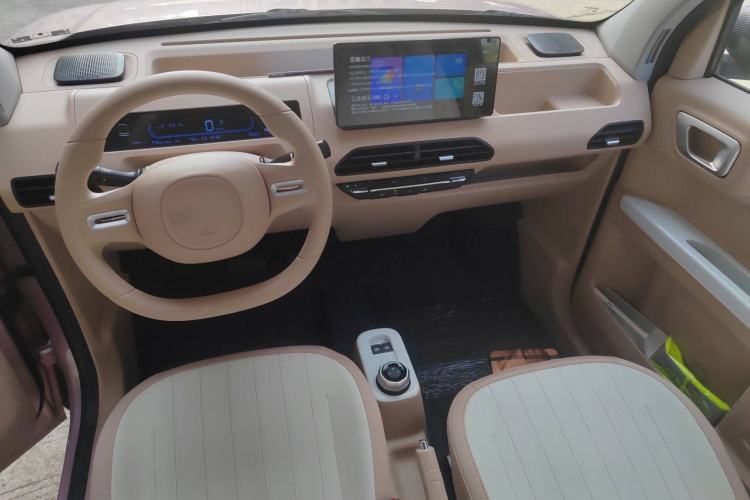 Used Geely Galaxy Panda 2024 Panda Mini 200km Endurance Bear Interior 3