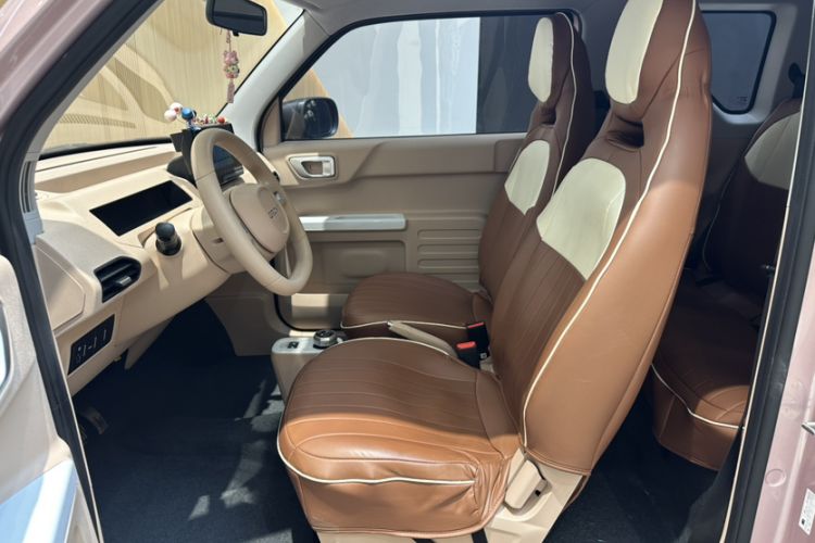 Used Geely Galaxy Panda 2024 Panda Mini 200km Endurance Bear Interior 4