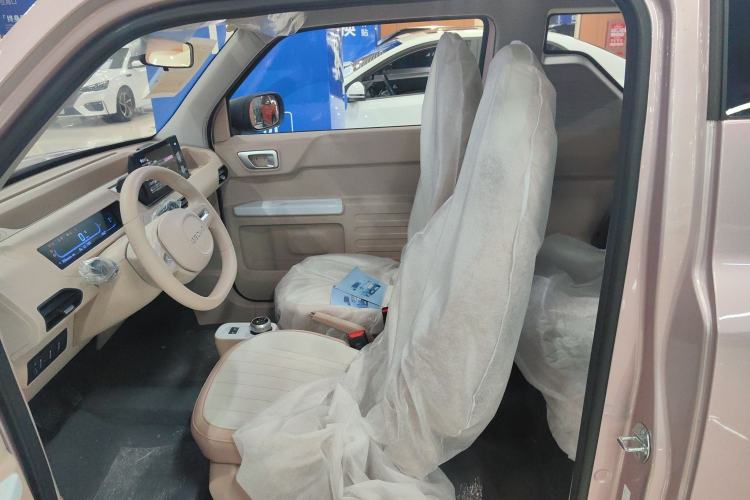Used Geely Galaxy Panda 2024 Panda Mini 200km Endurance Bear Interior 4