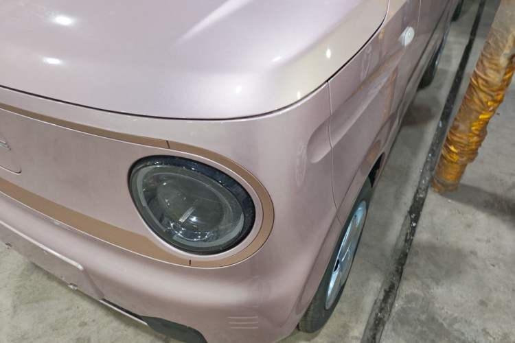 Used Geely Galaxy Panda 2024 Panda Mini 200km Endurance Bear Left Front Headlight