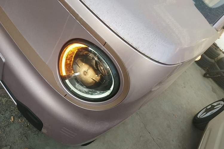 Used Geely Galaxy Panda 2024 Panda Mini 200km Endurance Bear Left Front Headlight