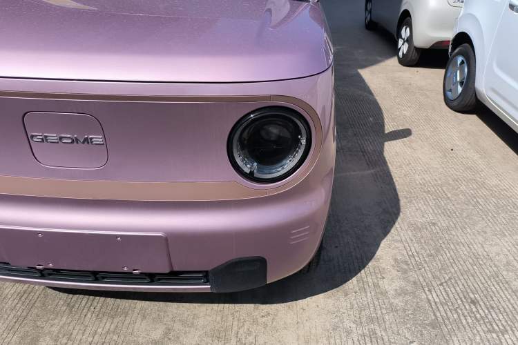 Used Geely Galaxy Panda 2024 Panda Mini 200km Endurance Bear Left Front Headlight