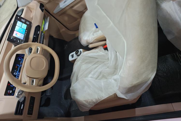 Used Geely Galaxy Panda 2024 Panda Mini 200km Endurance Bear Left Front Seat