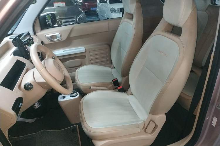 Used Geely Galaxy Panda 2024 Panda Mini 200km Endurance Bear Left Front Seat