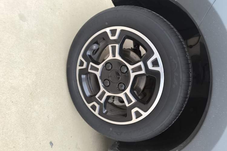 Used Geely Galaxy Panda 2024 200km Panda Rider Left Front Wheel Hub