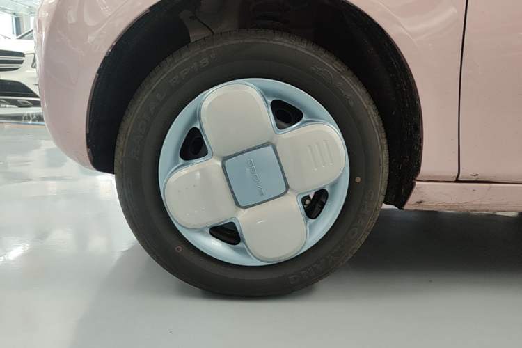 Used Geely Galaxy Panda 2024 Panda Mini 200km Endurance Bear Left Front Wheel Hub