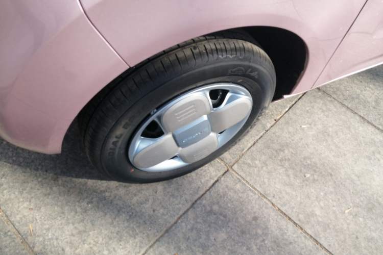 Used Geely Galaxy Panda 2024 Panda Mini 200km Endurance Bear Left Front Wheel Hub