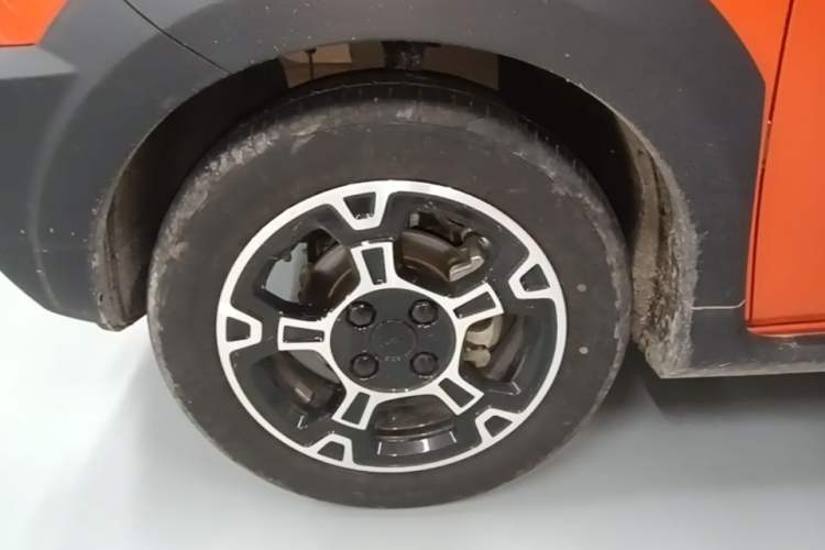 Used Geely Galaxy Panda 2024 200km Panda Rider Left Front Wheel Hub