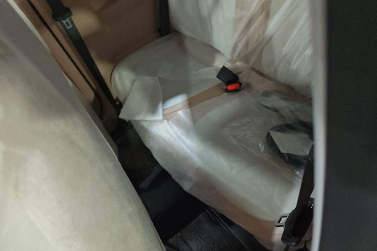 Used Geely Galaxy Panda 2024 Panda Mini 200km Endurance Bear Left Rear Seat