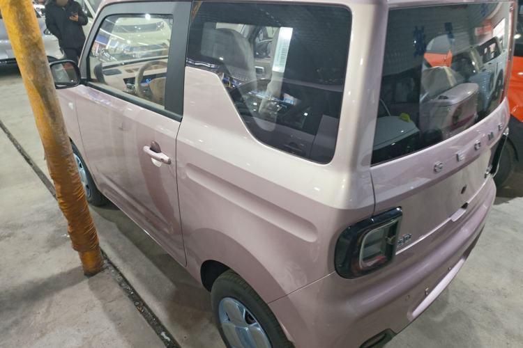 Used Geely Galaxy Panda 2024 Panda Mini 200km Endurance Bear Left Side