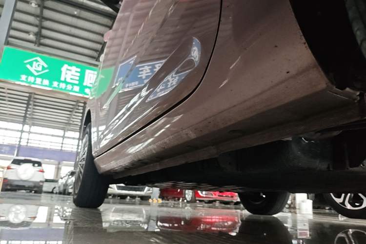 Used Geely Galaxy Panda 2024 Panda Mini 200km Longteng PRO Edition Left Side Sill