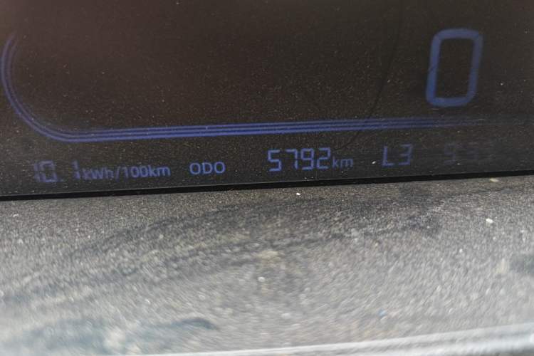 Used Geely Galaxy Panda 2024 200km Panda Rider Odometer Close Up