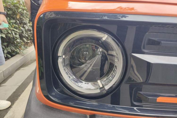 Used Geely Galaxy Panda 2024 200km Panda Rider Right Front Headlight