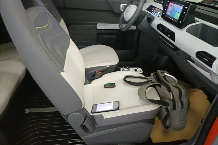 Used Geely Galaxy Panda 2024 Panda Mini 200km Endurance Bear Right Front Seat