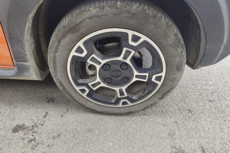 Used Geely Galaxy Panda 2024 200km Panda Rider Right Front Wheel Hub