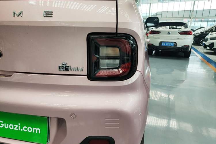 Used Geely Galaxy Panda 2024 Panda Mini 200km Endurance Bear Right Rear Taillight