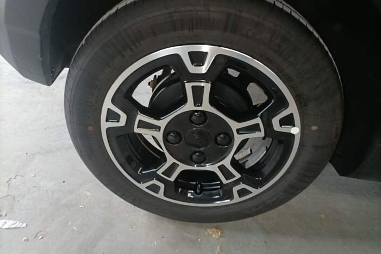 Used Geely Galaxy Panda 2024 Panda Mini 200km Endurance Bear Right Rear Wheel Hub