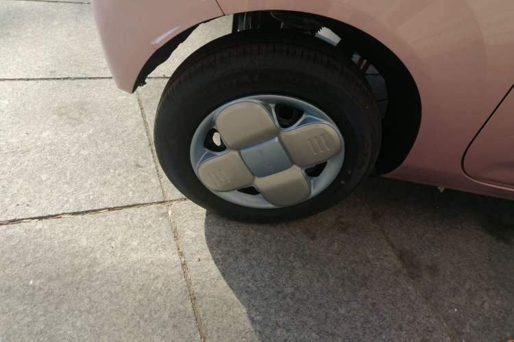 Used Geely Galaxy Panda 2024 Panda Mini 200km Endurance Bear Right Rear Wheel Hub
