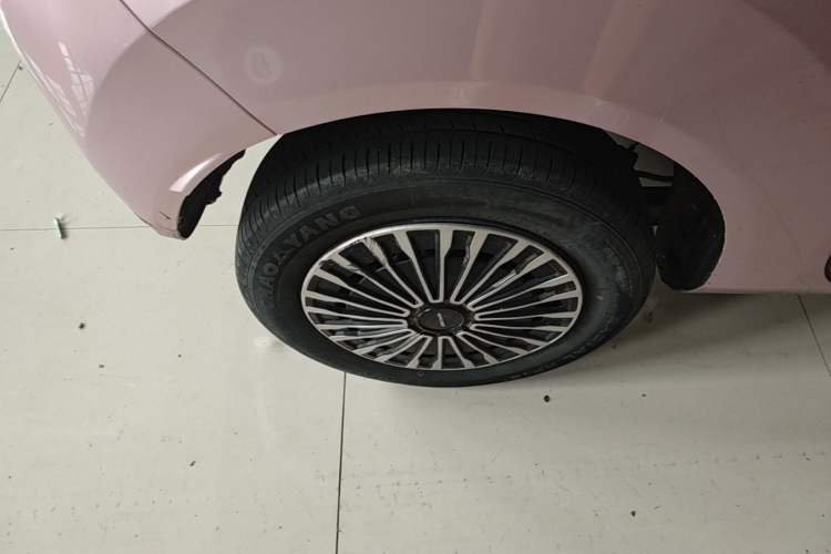 Used Geely Galaxy Panda 2024 Panda Mini 200km Longteng PRO Edition Right Rear Wheel Hub