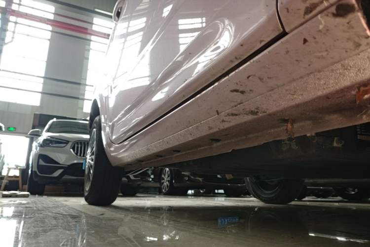 Used Geely Galaxy Panda 2024 Panda Mini 200km Longteng PRO Edition Right Side Sill