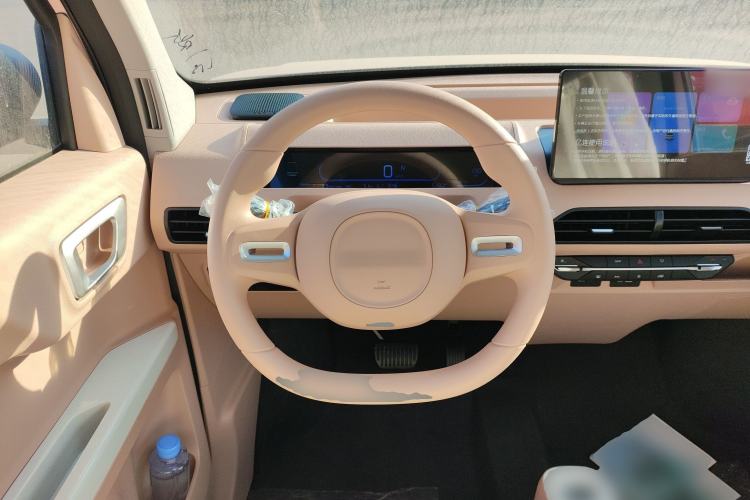 Used Geely Galaxy Panda 2024 Panda Mini 200km Endurance Bear Steering Wheel