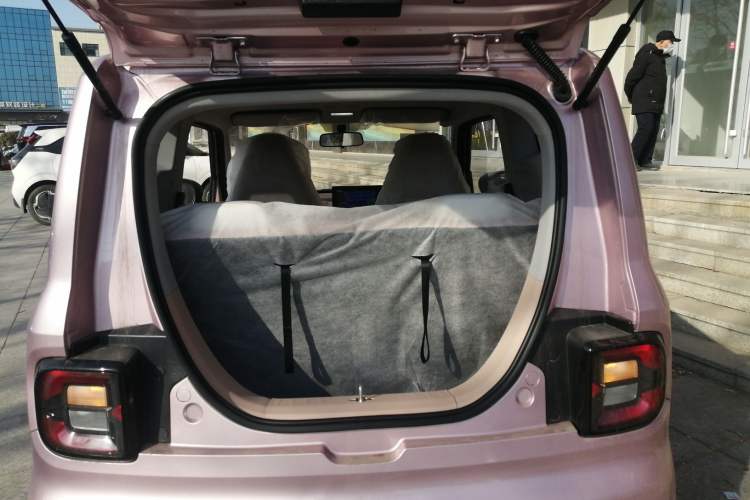 Used Geely Galaxy Panda 2024 Panda Mini 200km Endurance Bear Trunk