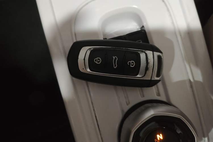 Used Geely Galaxy Panda 2024 Panda Mini 200km Longteng PRO Edition Vehicle Key