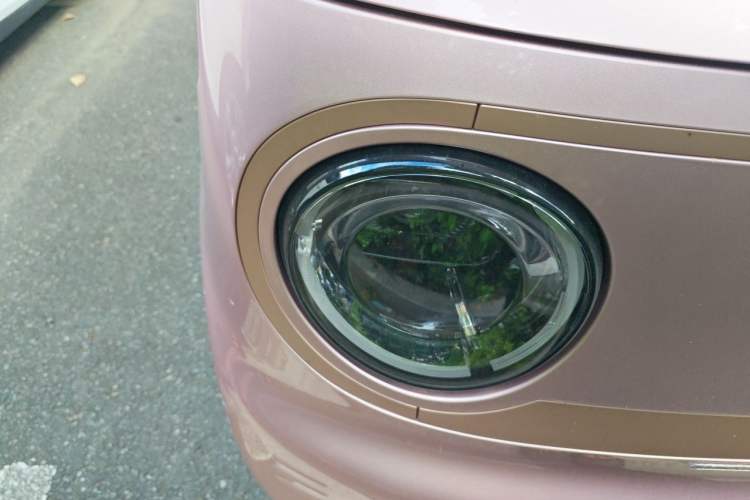 Used Geely Galaxy Panda 2024 Panda Mini 200km Endurance Bear Right Front Headlight