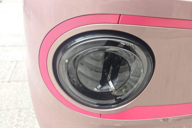 Used Geely Galaxy Panda 2024 Panda Mini 200km Endurance Bear Right Front Headlight