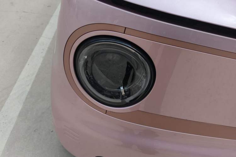 Used Geely Galaxy Panda 2024 Panda Mini 200km Endurance Bear Right Front Headlight