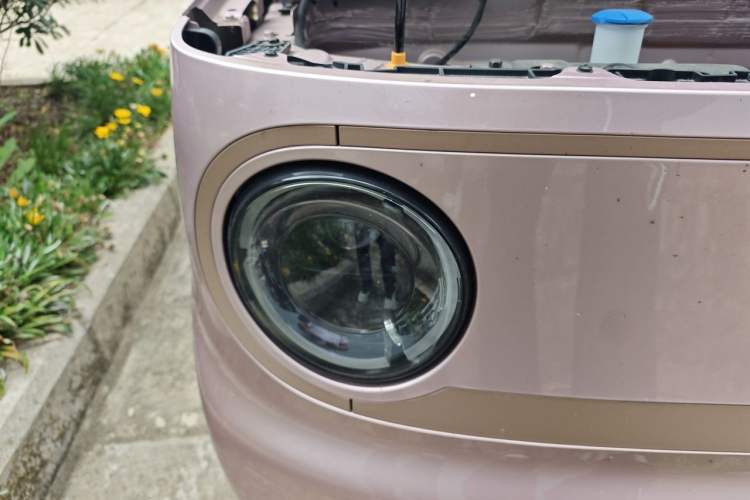Used Geely Galaxy Panda 2024 Panda Mini 200km Endurance Bear Right Front Headlight