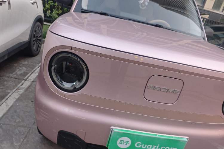Used Geely Galaxy Panda 2024 Panda Mini 200km Endurance Bear Right Front Headlight