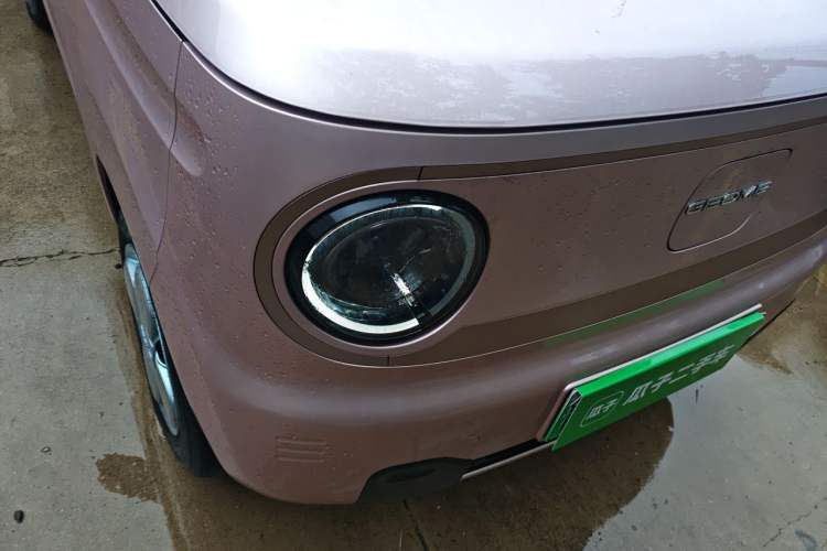 Used Geely Galaxy Panda 2024 Panda Mini 200km Endurance Bear Right Front Headlight