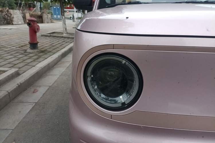 Used Geely Galaxy Panda 2024 Panda Mini 200km Endurance Bear Right Front Headlight